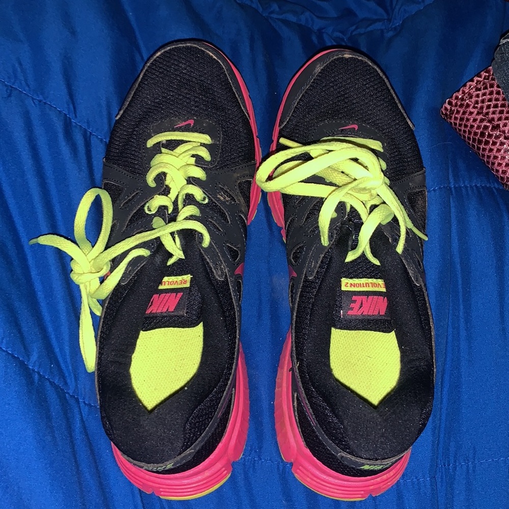 Shoes - Picture 2 of 3